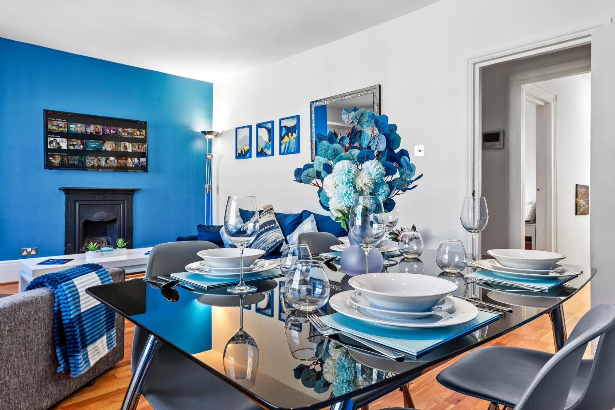 Balcony Blue Theme 1 Bedroom Central London Luxury Flat Near Hyde Park! Accommodates Up To 6! Double Sofa Bed And Next To Station! Ngoại thất bức ảnh