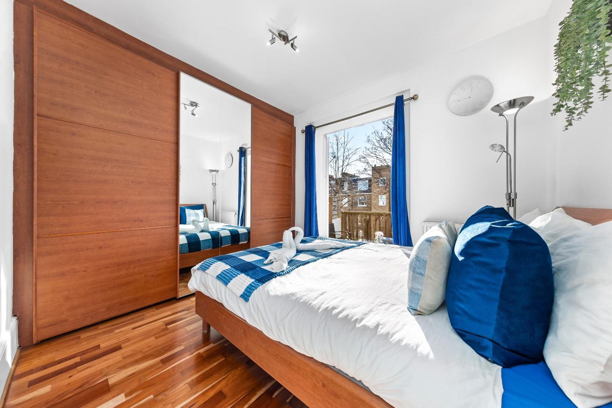 Balcony Blue Theme 1 Bedroom Central London Luxury Flat Near Hyde Park! Accommodates Up To 6! Double Sofa Bed And Next To Station! Ngoại thất bức ảnh