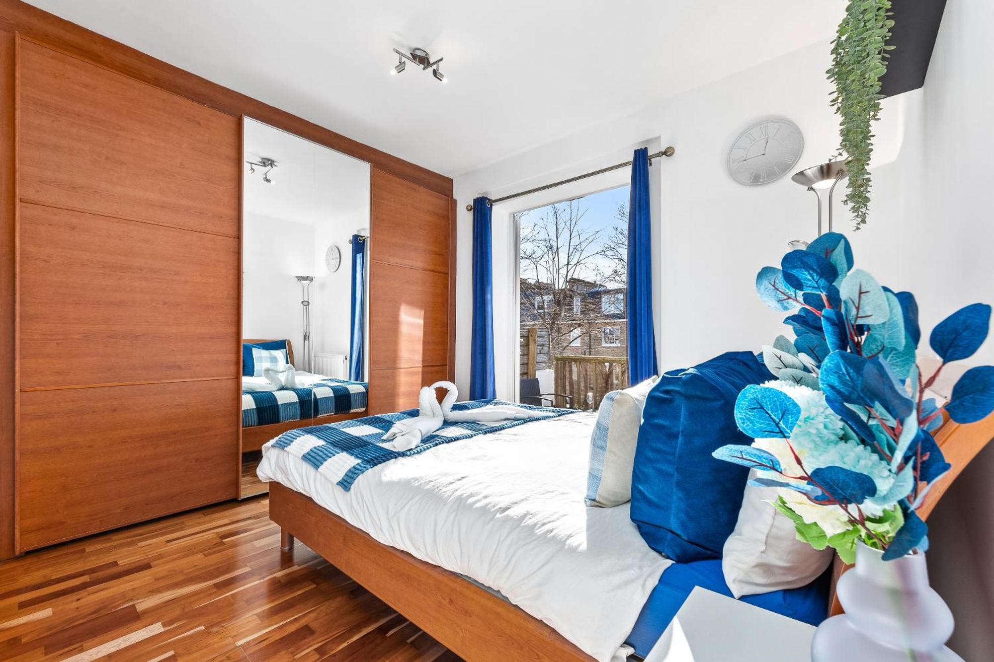 Balcony Blue Theme 1 Bedroom Central London Luxury Flat Near Hyde Park! Accommodates Up To 6! Double Sofa Bed And Next To Station! Ngoại thất bức ảnh