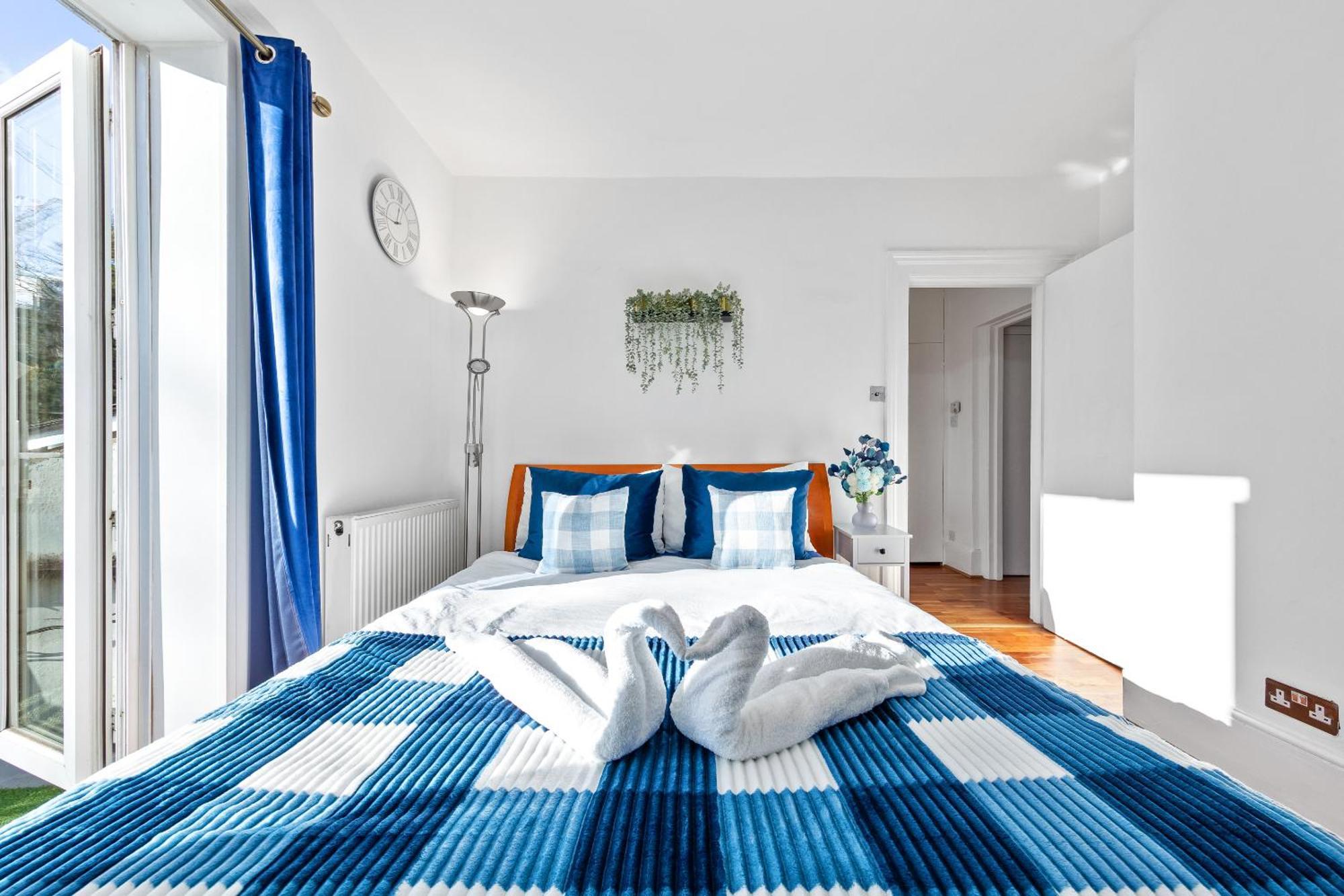 Balcony Blue Theme 1 Bedroom Central London Luxury Flat Near Hyde Park! Accommodates Up To 6! Double Sofa Bed And Next To Station! Ngoại thất bức ảnh