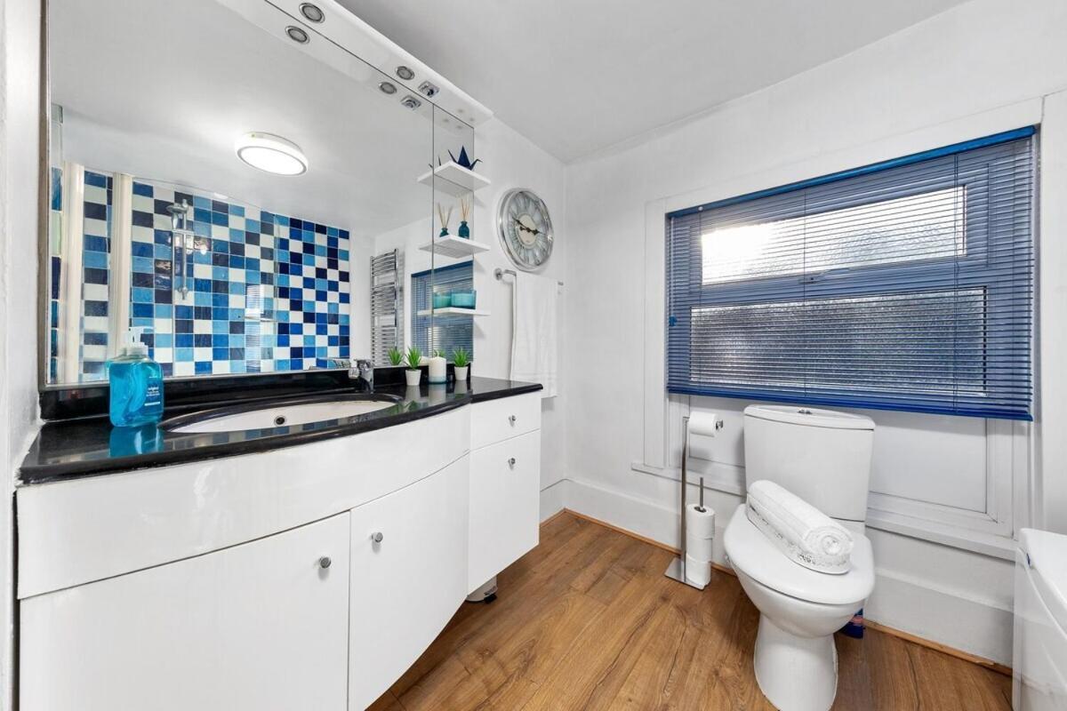Balcony Blue Theme 1 Bedroom Central London Luxury Flat Near Hyde Park! Accommodates Up To 6! Double Sofa Bed And Next To Station! Ngoại thất bức ảnh